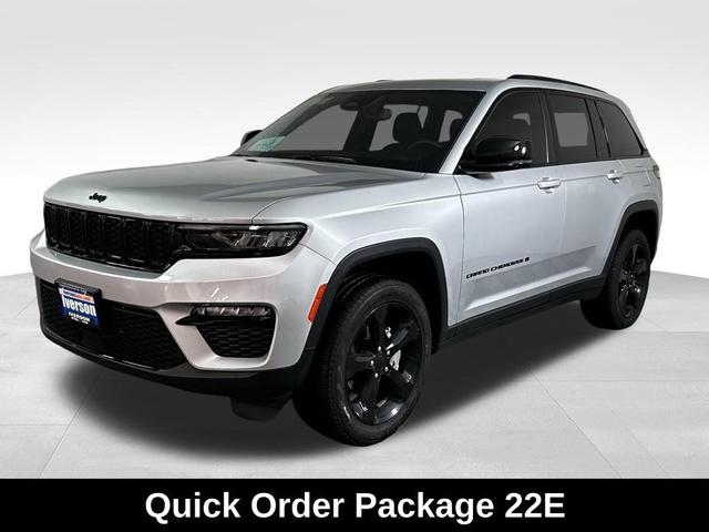 Photo of 2024 Silver Zynith Jeep Grand Cherokee