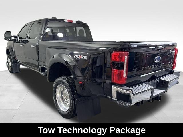 Photo of 2023 Agate Black Metallic Ford F-450