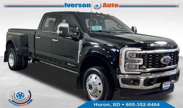 Photo of 2023 Agate Black Metallic Ford F-450