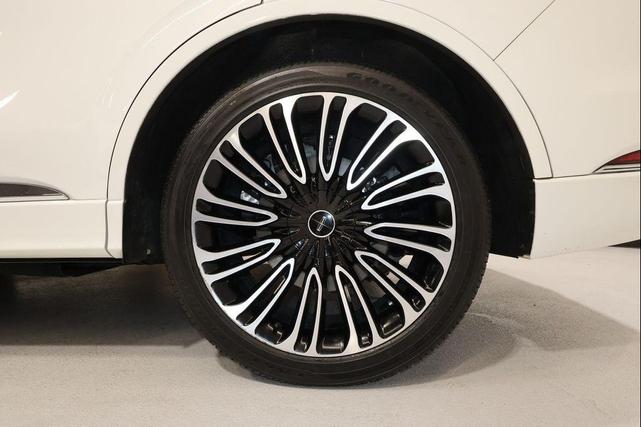 Photo of 2022 White Lincoln Aviator