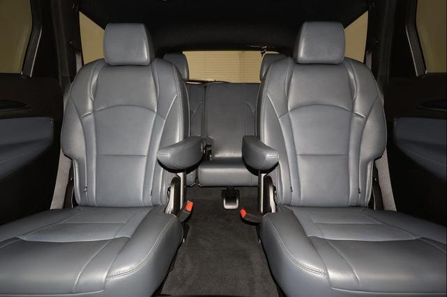 Photo of 2024 Summit White Buick Enclave