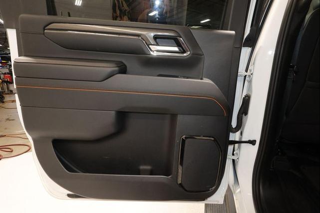 Photo of 2024 Summit White GMC Sierra 2500