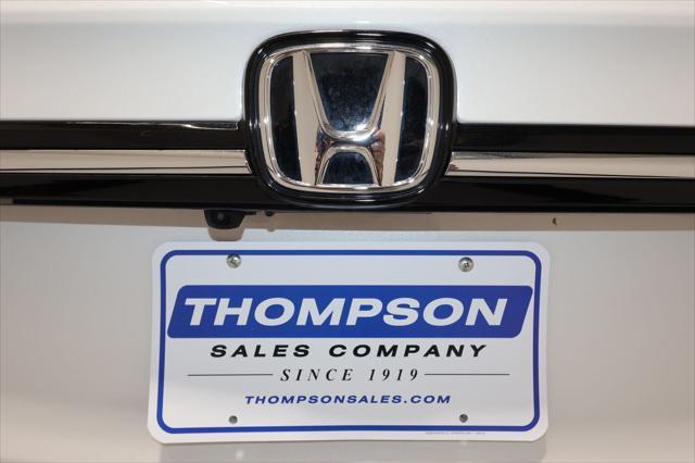Photo of 2024 Platinum White Pearl Honda Odyssey