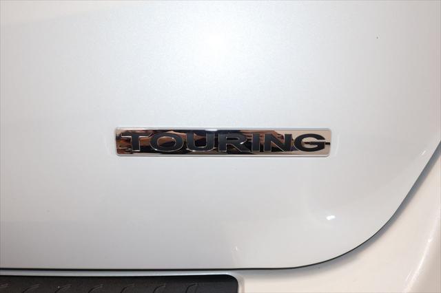 Photo of 2024 Platinum White Pearl Honda Odyssey