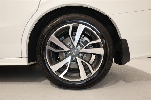 Photo of 2024 Platinum White Pearl Honda Odyssey