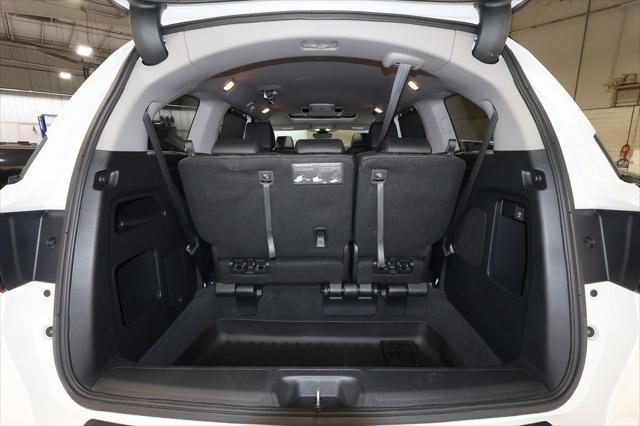 Photo of 2024 Platinum White Pearl Honda Odyssey