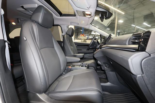 Photo of 2024 Platinum White Pearl Honda Odyssey