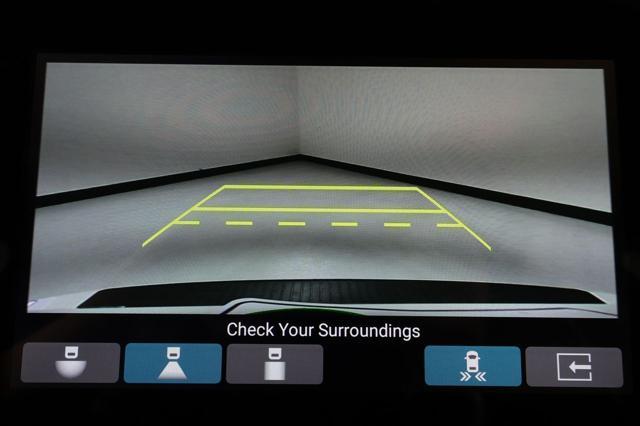 Photo of 2024 Platinum White Pearl Honda Odyssey