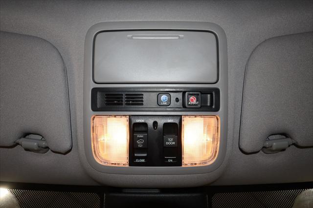 Photo of 2024 Platinum White Pearl Honda Odyssey