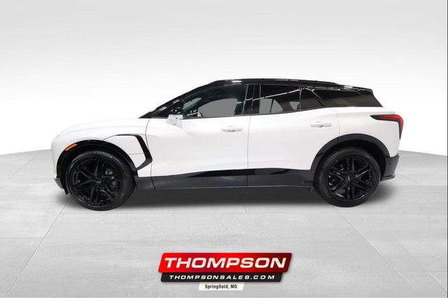 Photo of 2025 Iridescent Pearl Tricoat Chevrolet Blazer EV