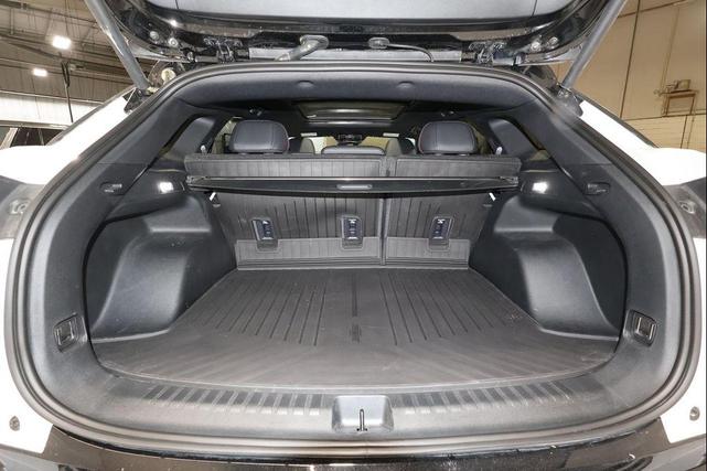 Photo of 2025 Iridescent Pearl Tricoat Chevrolet Blazer EV