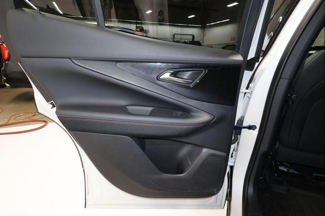 Photo of 2025 Iridescent Pearl Tricoat Chevrolet Blazer EV