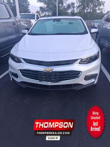 Photo of 2018 Iridescent Pearl Tricoat Chevrolet Malibu