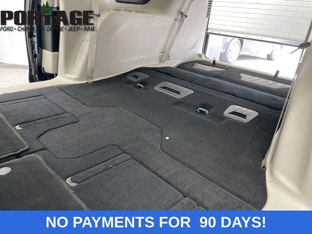 Photo of 2023 Fathom Blue Pearlcoat Chrysler Pacifica