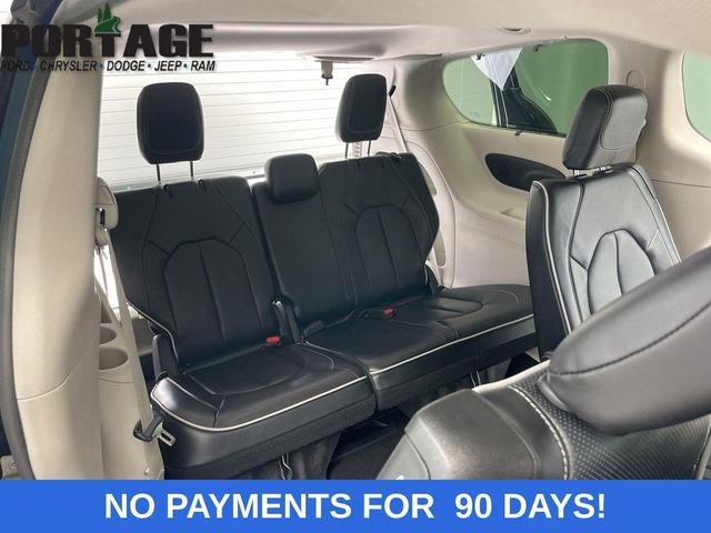 Photo of 2023 Fathom Blue Pearlcoat Chrysler Pacifica