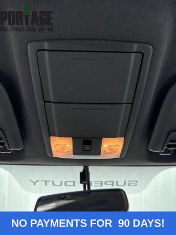 Photo of 2013 White Ford F-350