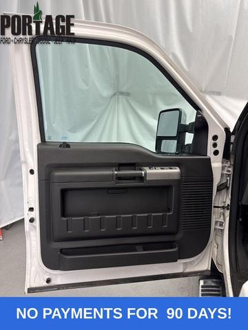 Photo of 2013 White Ford F-350