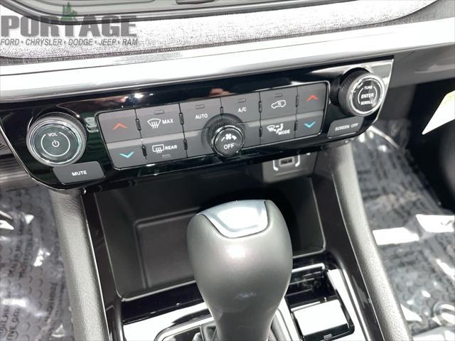 Photo of 2025 Bright White Clearcoat Jeep Compass