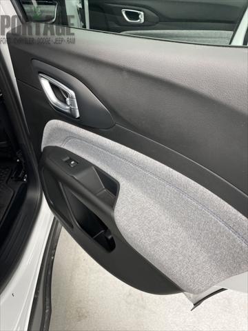 Photo of 2025 Bright White Clearcoat Jeep Compass