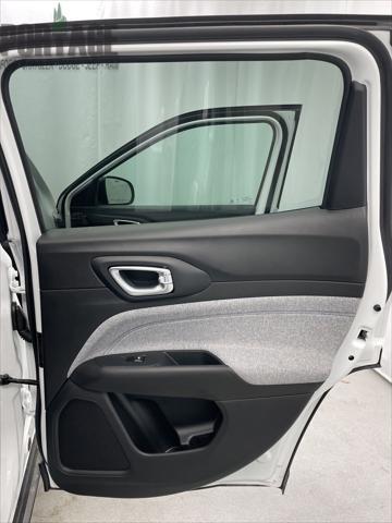 Photo of 2025 Bright White Clearcoat Jeep Compass