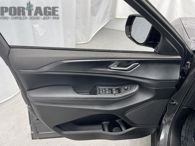 Photo of 2025 Baltic Gray Metallic Clearcoat Jeep Grand Cherokee L