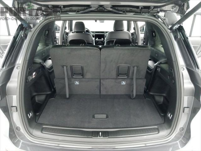 Photo of 2025 Baltic Gray Metallic Clearcoat Jeep Grand Cherokee L