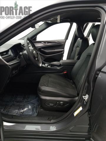 Photo of 2025 Baltic Gray Metallic Clearcoat Jeep Grand Cherokee L