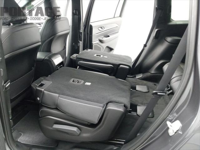 Photo of 2025 Baltic Gray Metallic Clearcoat Jeep Grand Cherokee L