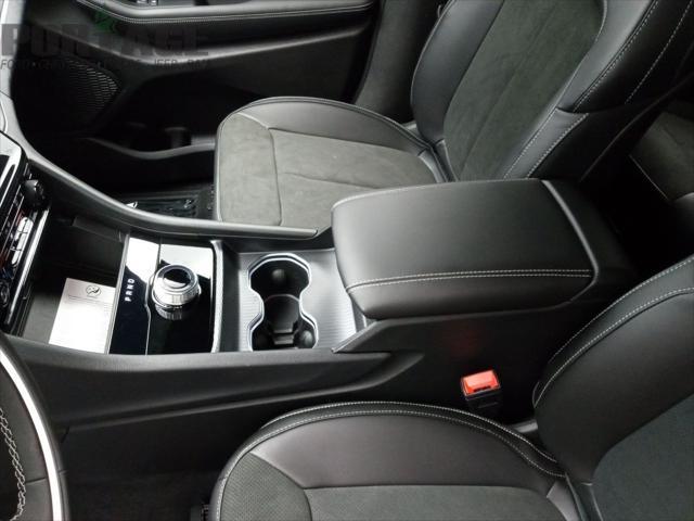 Photo of 2025 Baltic Gray Metallic Clearcoat Jeep Grand Cherokee L