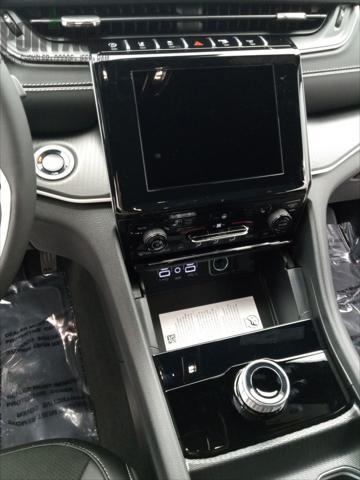 Photo of 2025 Baltic Gray Metallic Clearcoat Jeep Grand Cherokee L