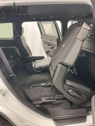 Photo of 2025 Bright White Clearcoat Jeep Grand Cherokee L
