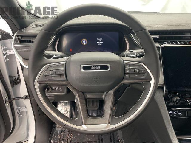 Photo of 2025 Bright White Clearcoat Jeep Grand Cherokee L