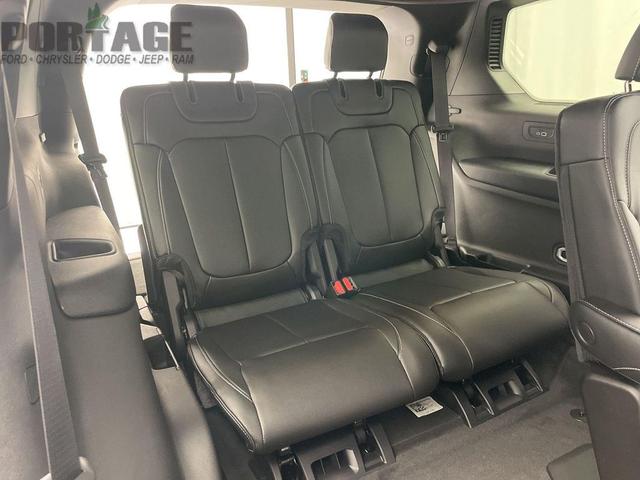 Photo of 2025 Bright White Clearcoat Jeep Grand Cherokee L