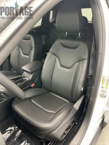 Photo of 2025 Bright White Clearcoat Jeep Compass