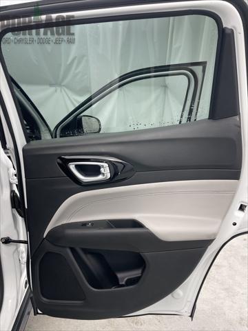 Photo of 2025 Bright White Clearcoat Jeep Compass