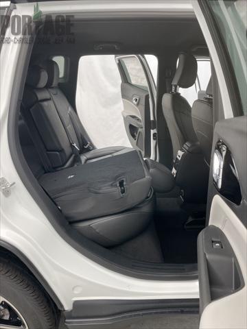 Photo of 2025 Bright White Clearcoat Jeep Compass