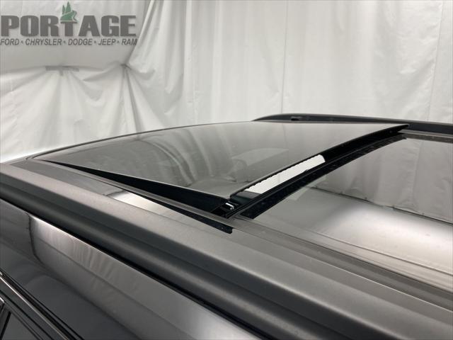 Photo of 2025 Silver Zynith Metallic Clearcoat Jeep Compass