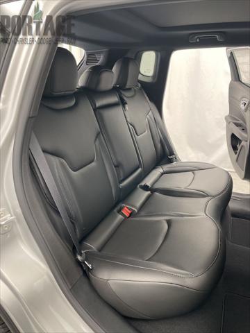 Photo of 2025 Silver Zynith Metallic Clearcoat Jeep Compass