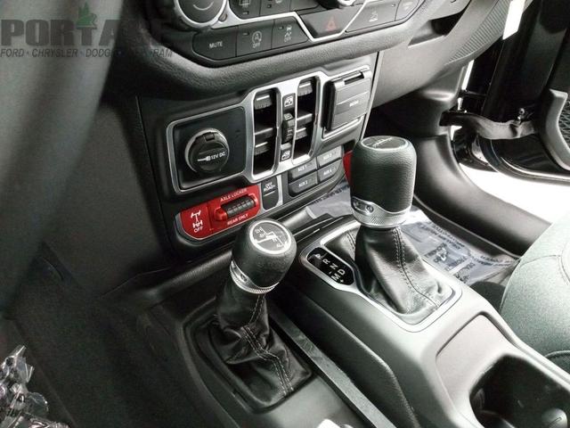 Photo of 2025 Black Clearcoat Jeep Gladiator