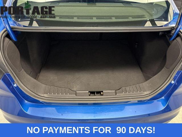 Photo of 2018 Lightning Blue Ford Focus