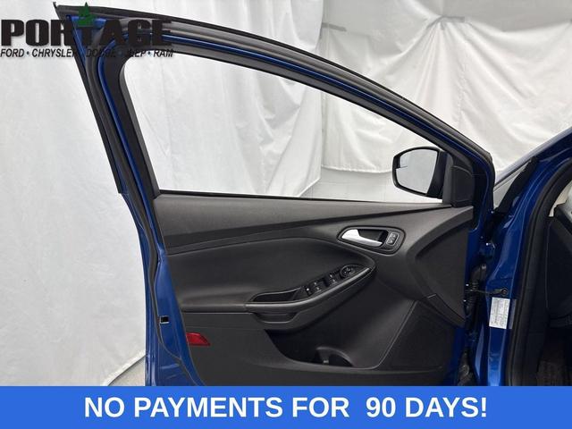 Photo of 2018 Lightning Blue Ford Focus
