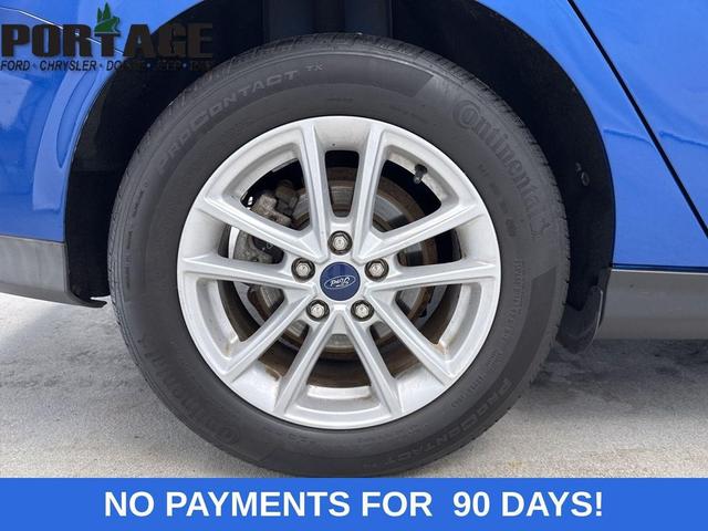 Photo of 2018 Lightning Blue Ford Focus
