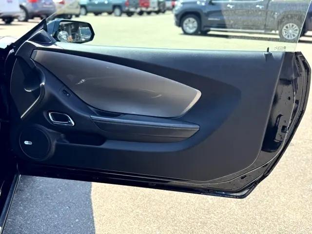 Photo of 2010 Black Chevrolet Camaro