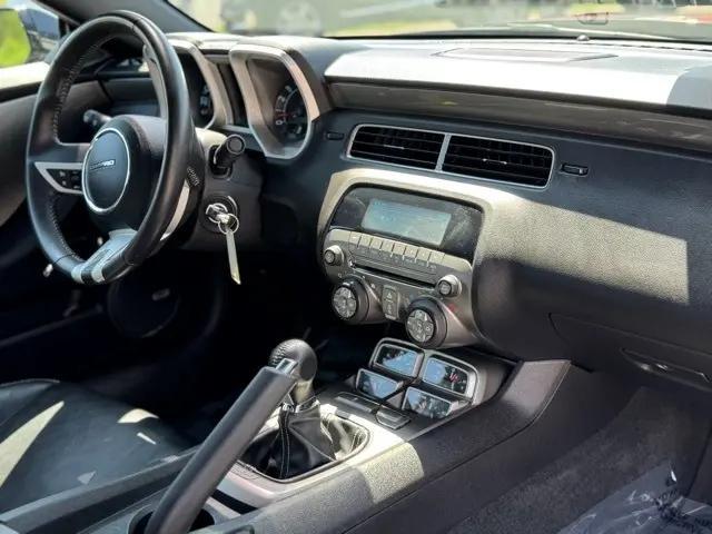 Photo of 2010 Black Chevrolet Camaro