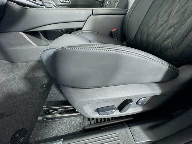 Photo of 2026 Everest White Pearl Tricoat Nissan Rogue