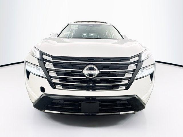 Photo of 2026 Everest White Pearl Tricoat Nissan Rogue