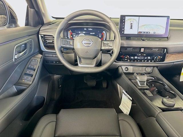 Photo of 2026 Everest White Pearl Tricoat Nissan Rogue
