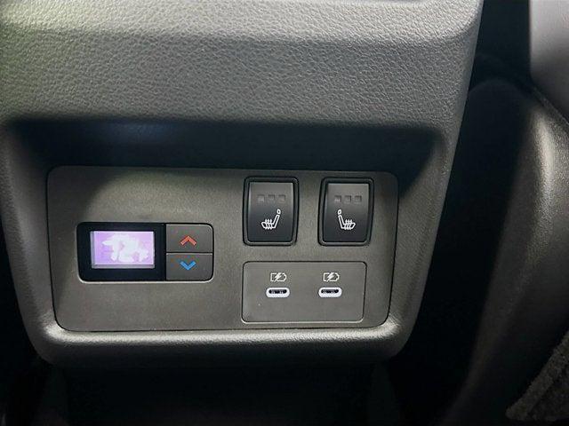 Photo of 2026 Everest White Pearl Tricoat Nissan Rogue