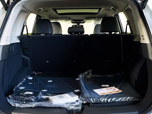 Photo of 2026 Everest White Pearl Tricoat Nissan Rogue
