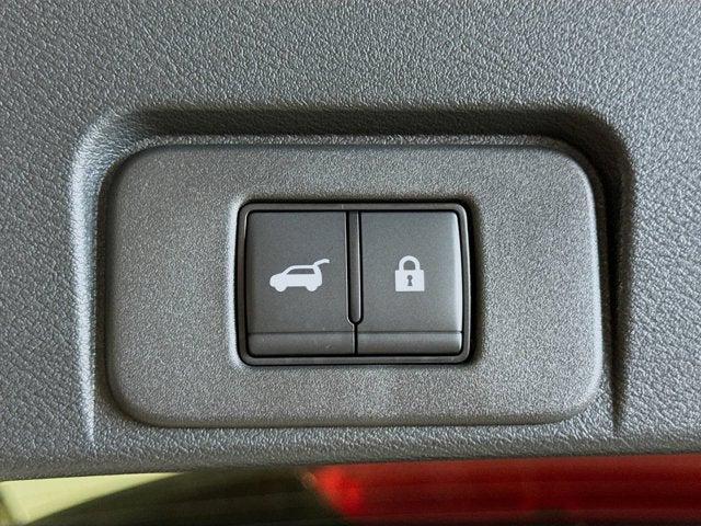 Photo of 2026 Everest White Pearl Tricoat Nissan Rogue